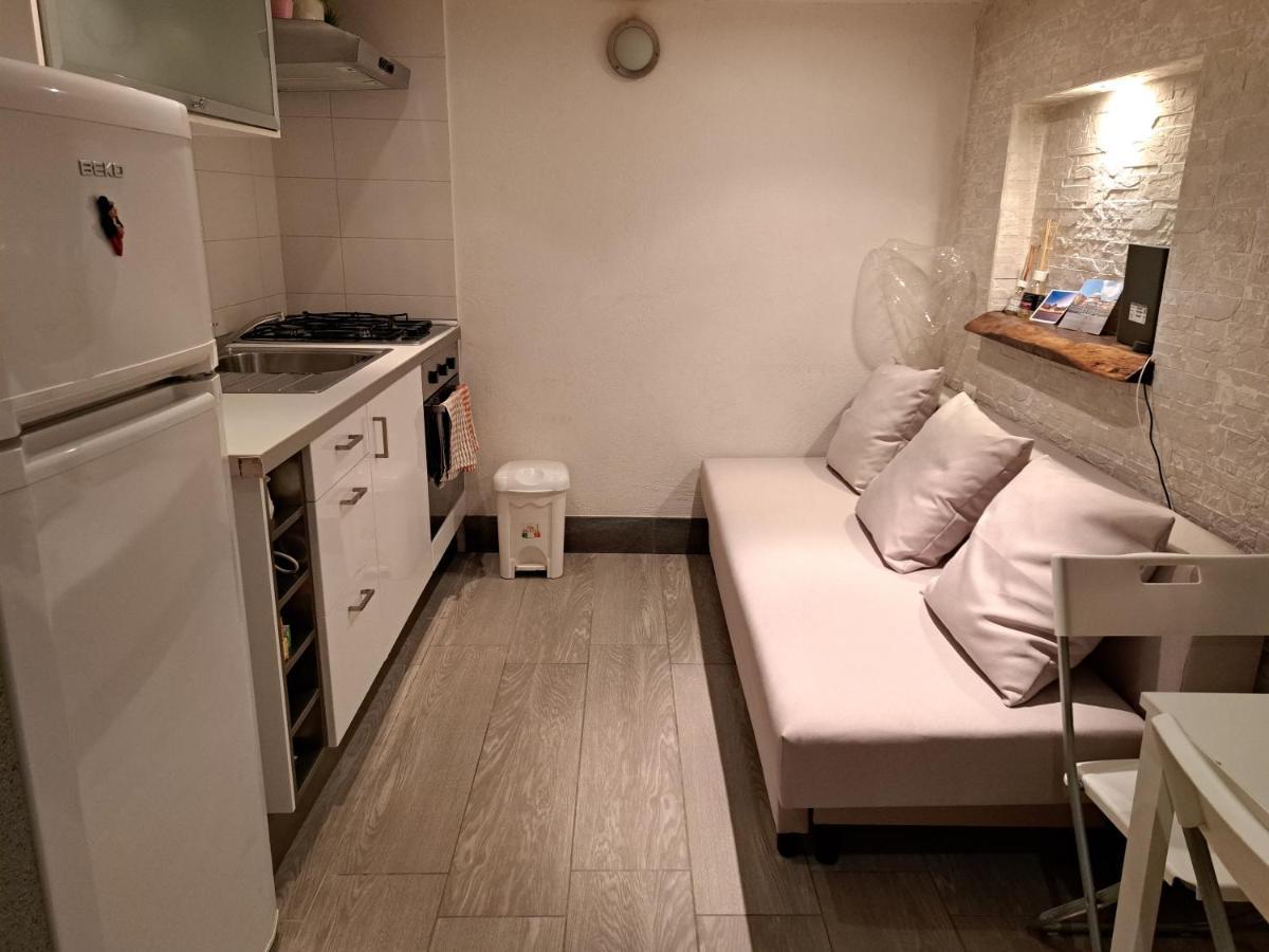 Toledo 27, A Due Passi Da Piazza Del Plebiscito Apartment Naples Exterior photo
